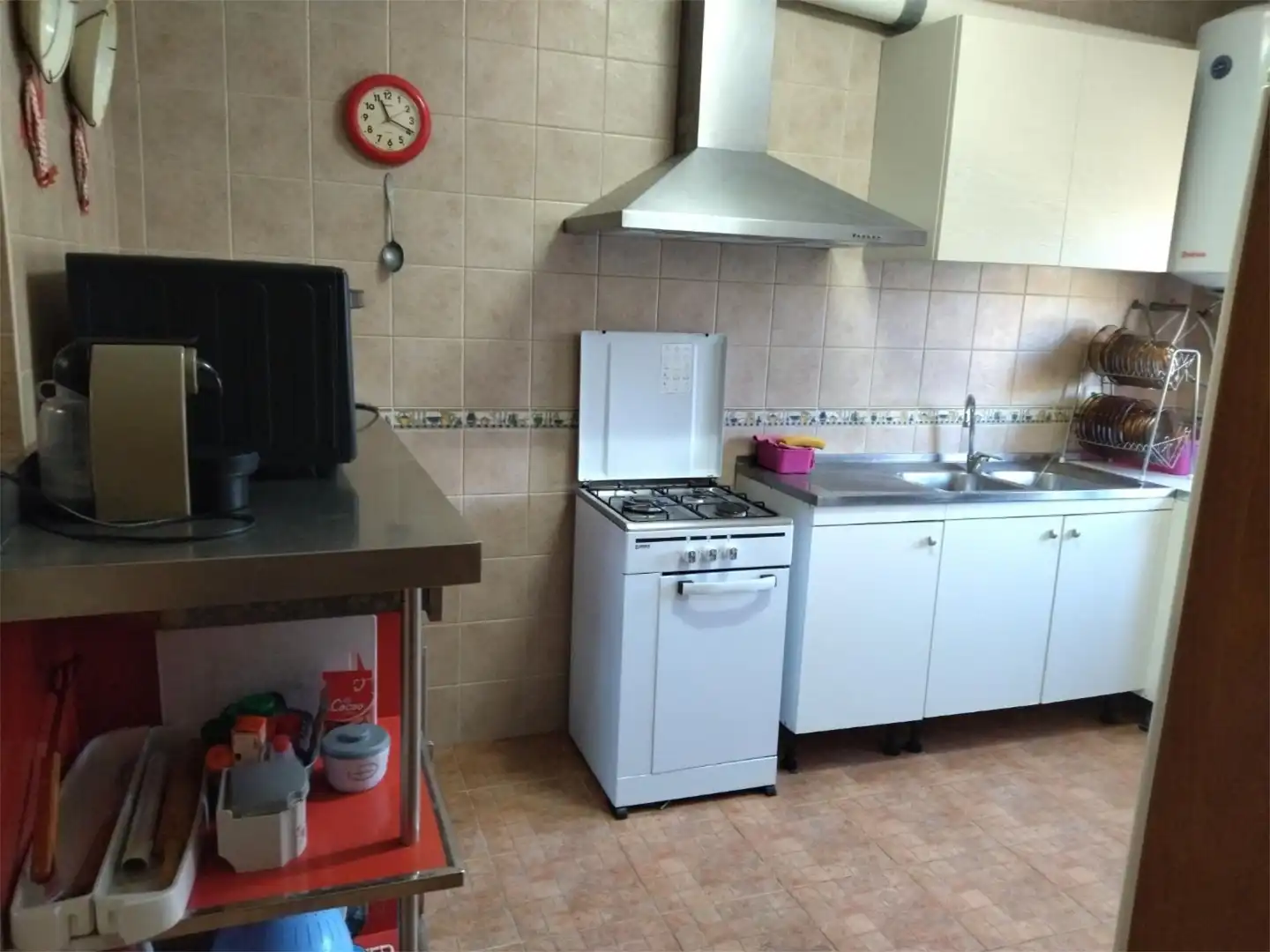 Casa o chalet de alquiler en Calle Ramón y Cajal, 12, Castillo de Locubín Cocina de Casa o chalet de alquiler en Castillo de Locubín con Jardín privado, Terraza y Piscina
