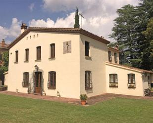 Vista exterior de Finca rústica en venda en Vallgorguina amb Terrassa i Piscina