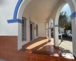 Casa adosada en venda en Villamanrique de la Condesa amb Aire condicionat, Terrassa i Moblat