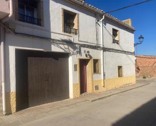 Vista exterior de Casa adosada en venda en La Puebla de Híjar amb Balcó