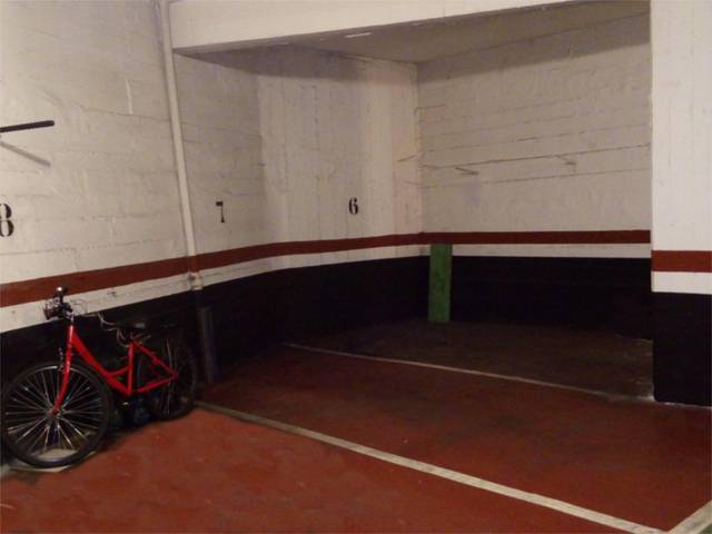 Garaje en Venta en Menendez y Pelayo Marcelino Kalea, 20A en Atxuri