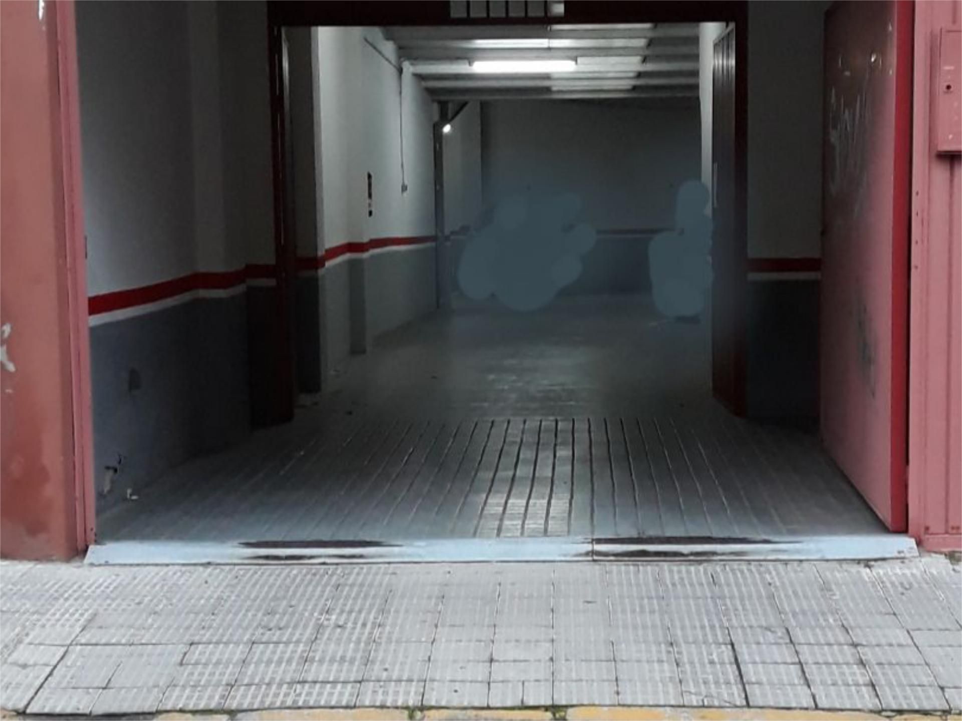 Garage to rent in Calle de Cuba, 33, Los Bloques