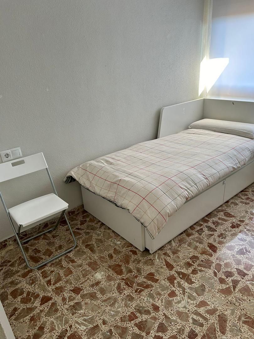 Bedroom of Flat to share in Alicante / Alacant  with Air Conditioner, Heating and Terrace