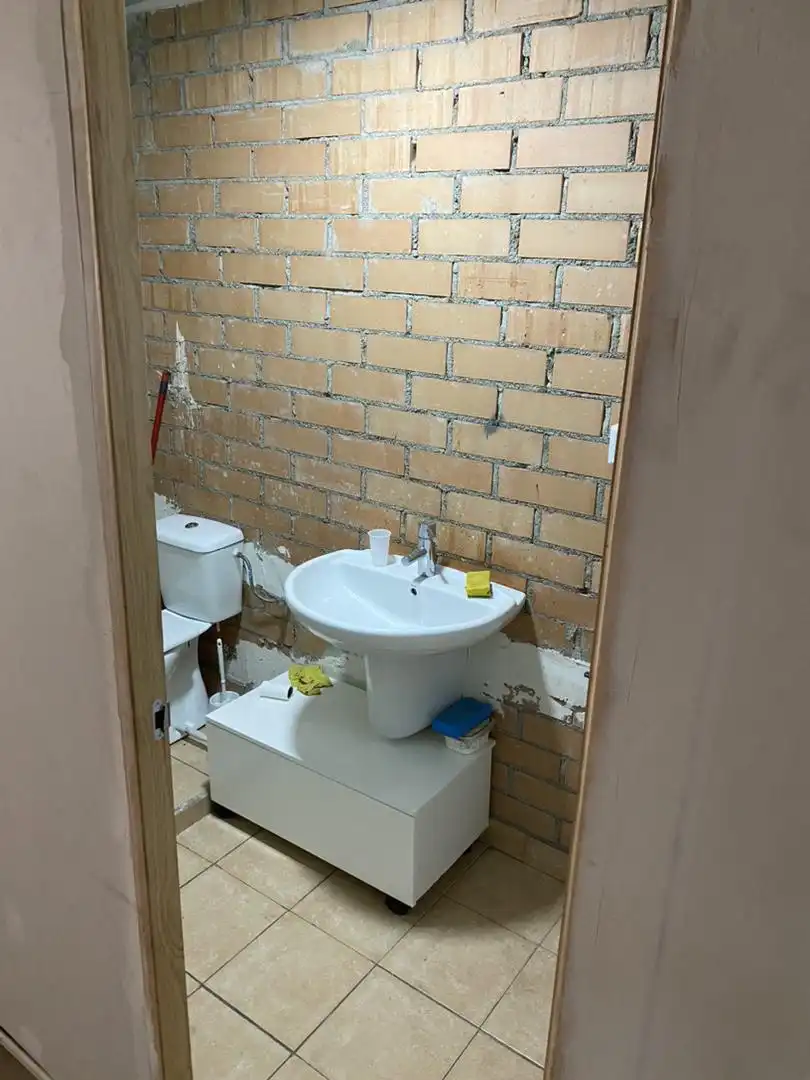 Commercial properties for rent in Carrer de l'Alcalde Sangenis, 120, Balàfia Bathroom of Commercial properties for rent in Lleida