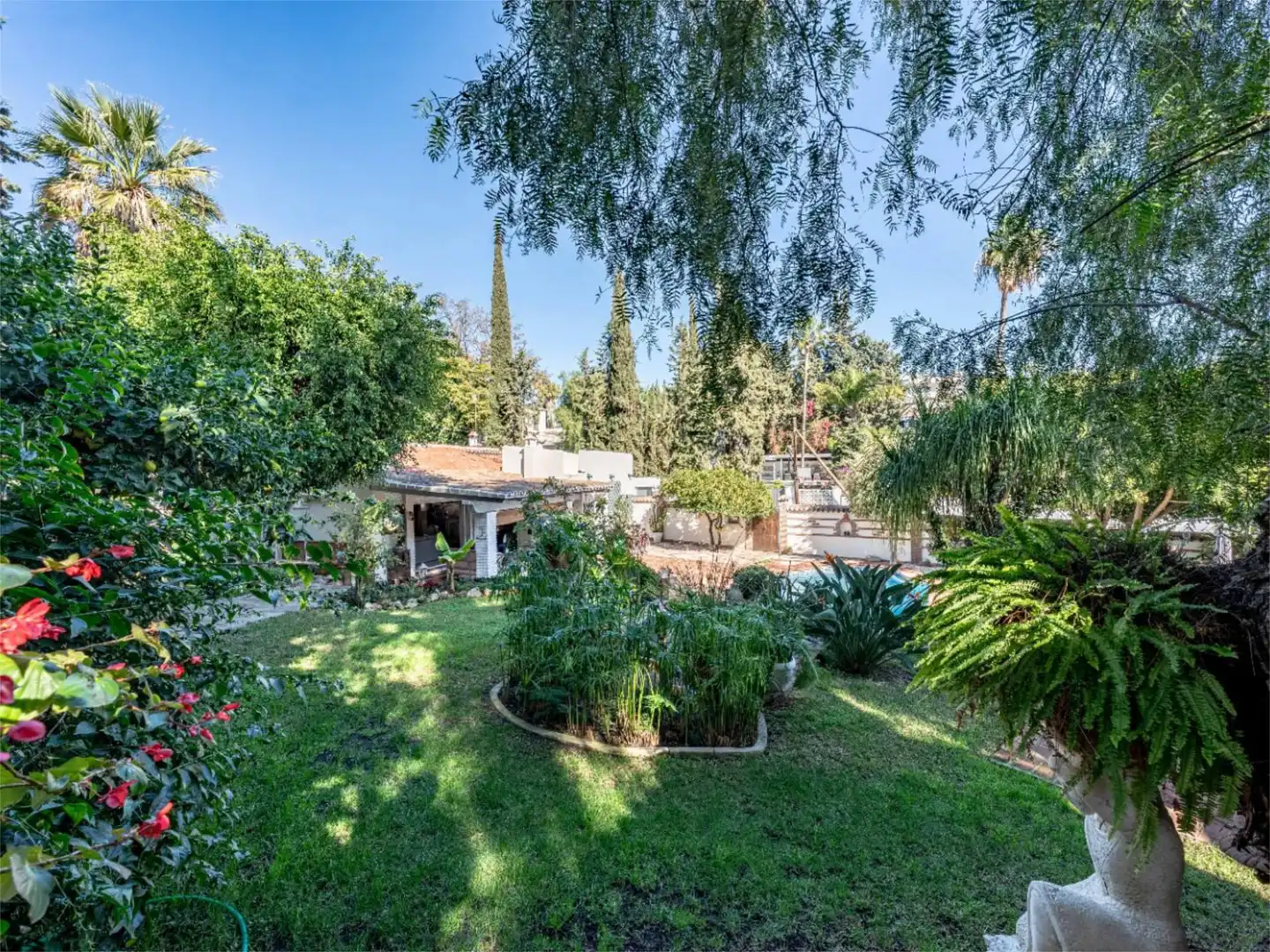 Casa o xalet en venda a Calle las Camelias, 36, Nueva Andalucía centro Jardí de Casa o xalet en venda en Marbella amb Aire condicionat, Terrassa i Piscina