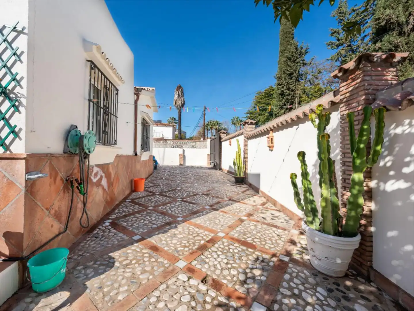 Casa o xalet en venda a Calle las Camelias, 36, Nueva Andalucía centro Vista exterior de Casa o xalet en venda en Marbella amb Aire condicionat, Terrassa i Piscina