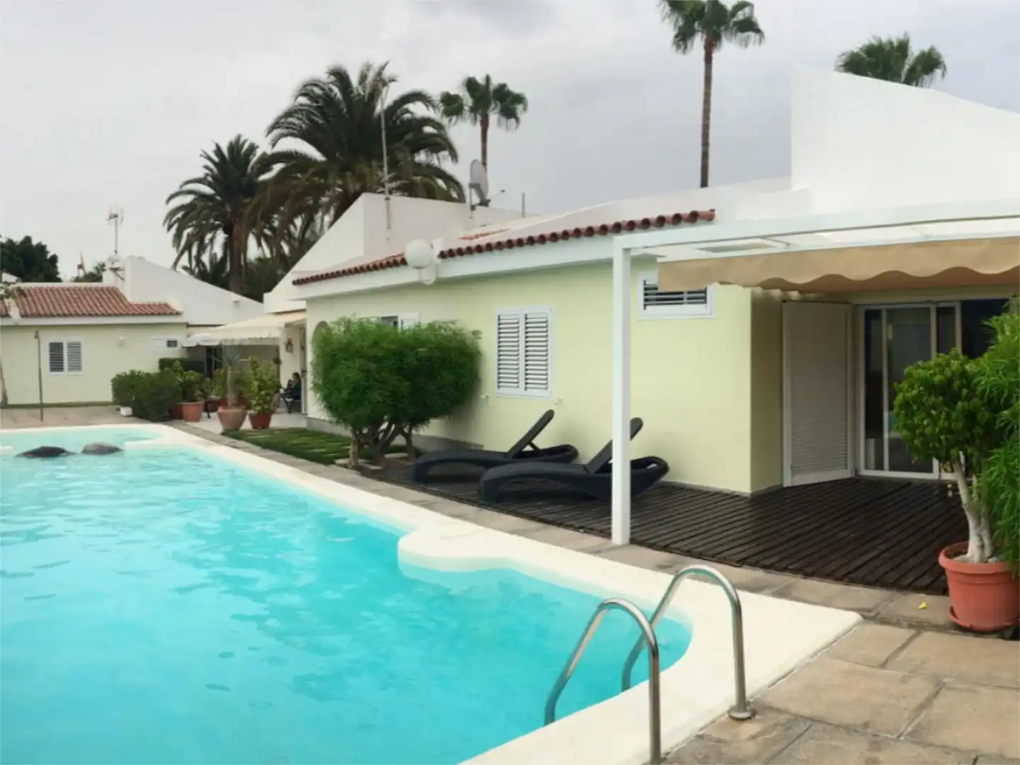 Vista exterior de Piso en venta en San Bartolomé de Tirajana con Aire acondicionado, Calefacción y Jardín privado