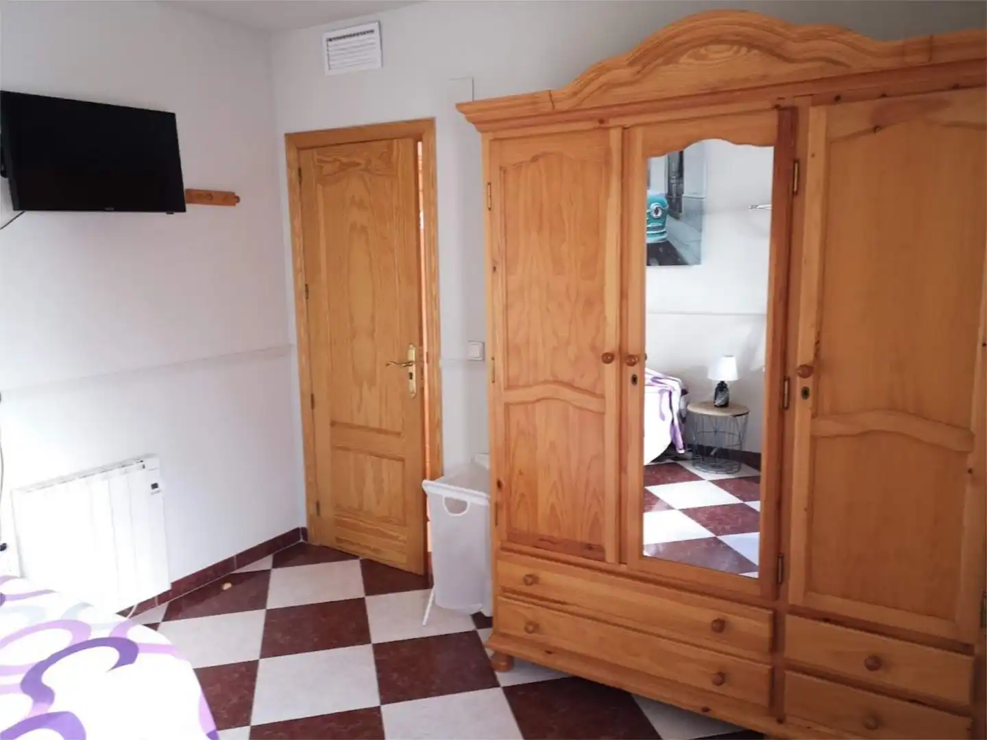 Room in Plaza Vizconde de Miranda, 3, Casco Histórico - Ribera - San Basilio Bedroom of Flat for share in Córdoba with Air Conditioner, Heating and Terrace