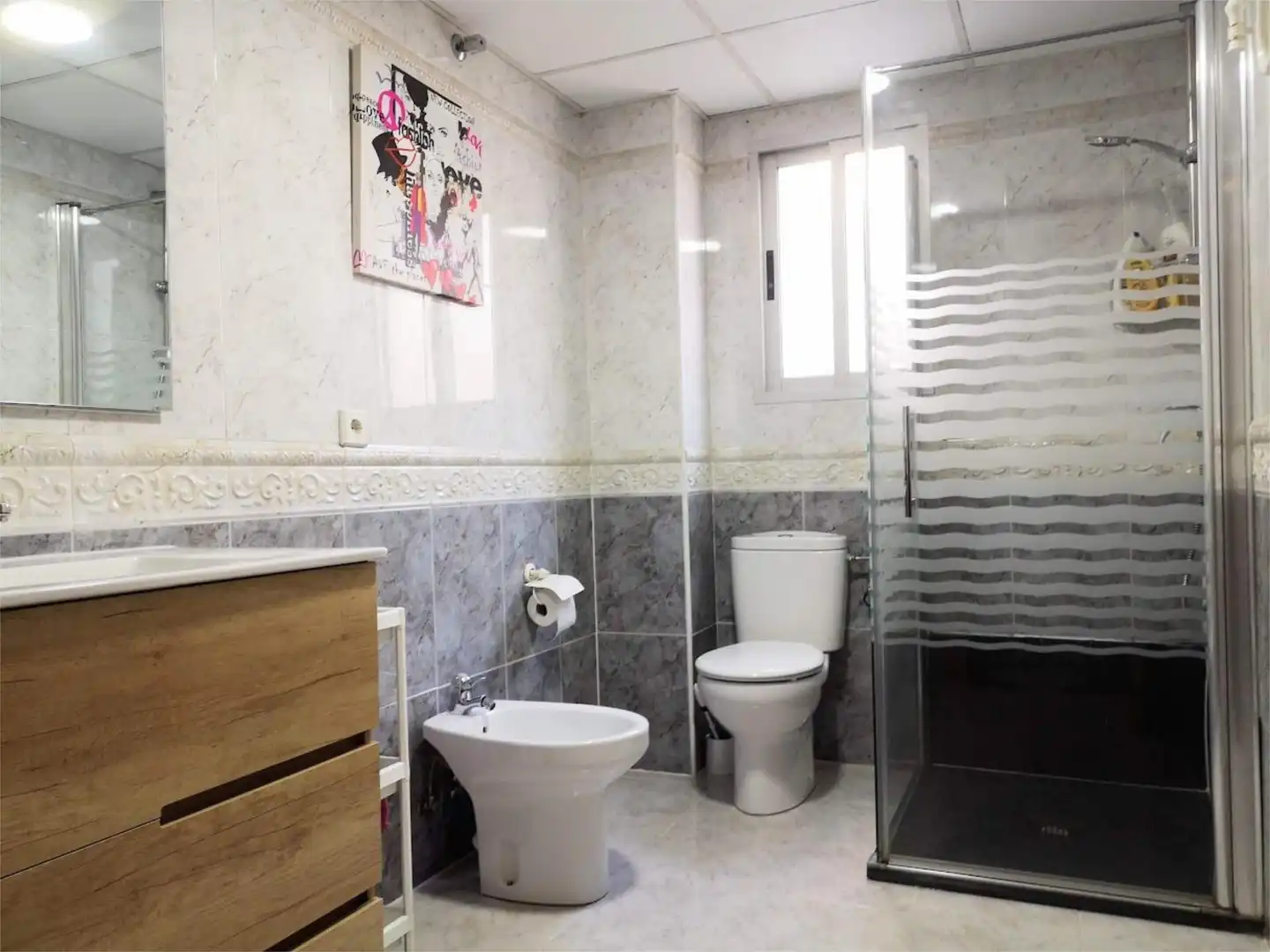 Room in Plaza Vizconde de Miranda, 3, Casco Histórico - Ribera - San Basilio Bathroom of Flat for share in Córdoba with Air Conditioner, Heating and Terrace