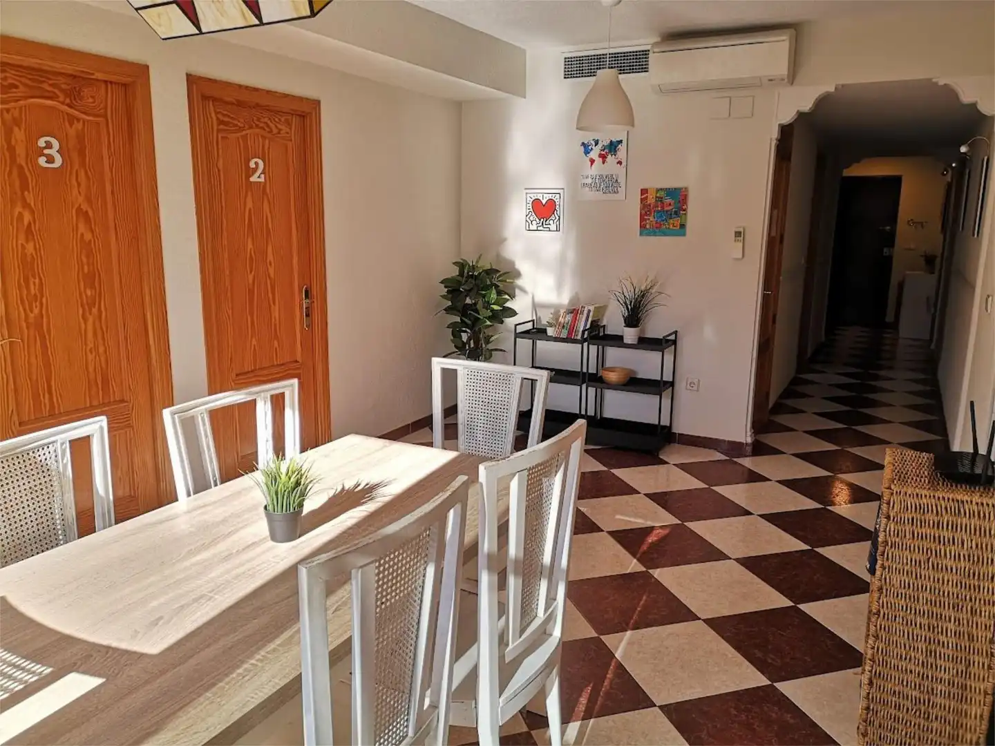 Room in Plaza Vizconde de Miranda, 3, Casco Histórico - Ribera - San Basilio Dining room of Flat for share in Córdoba with Air Conditioner, Heating and Terrace