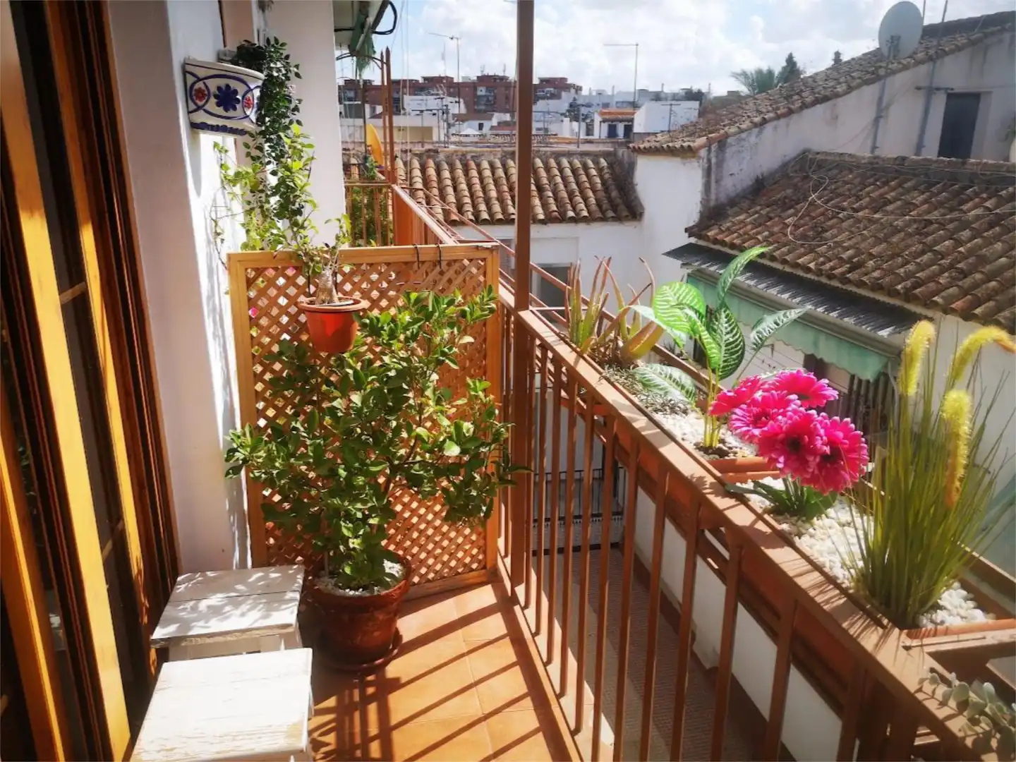 Room in Plaza Vizconde de Miranda, 3, Casco Histórico - Ribera - San Basilio Balcony of Flat for share in Córdoba with Air Conditioner, Heating and Terrace