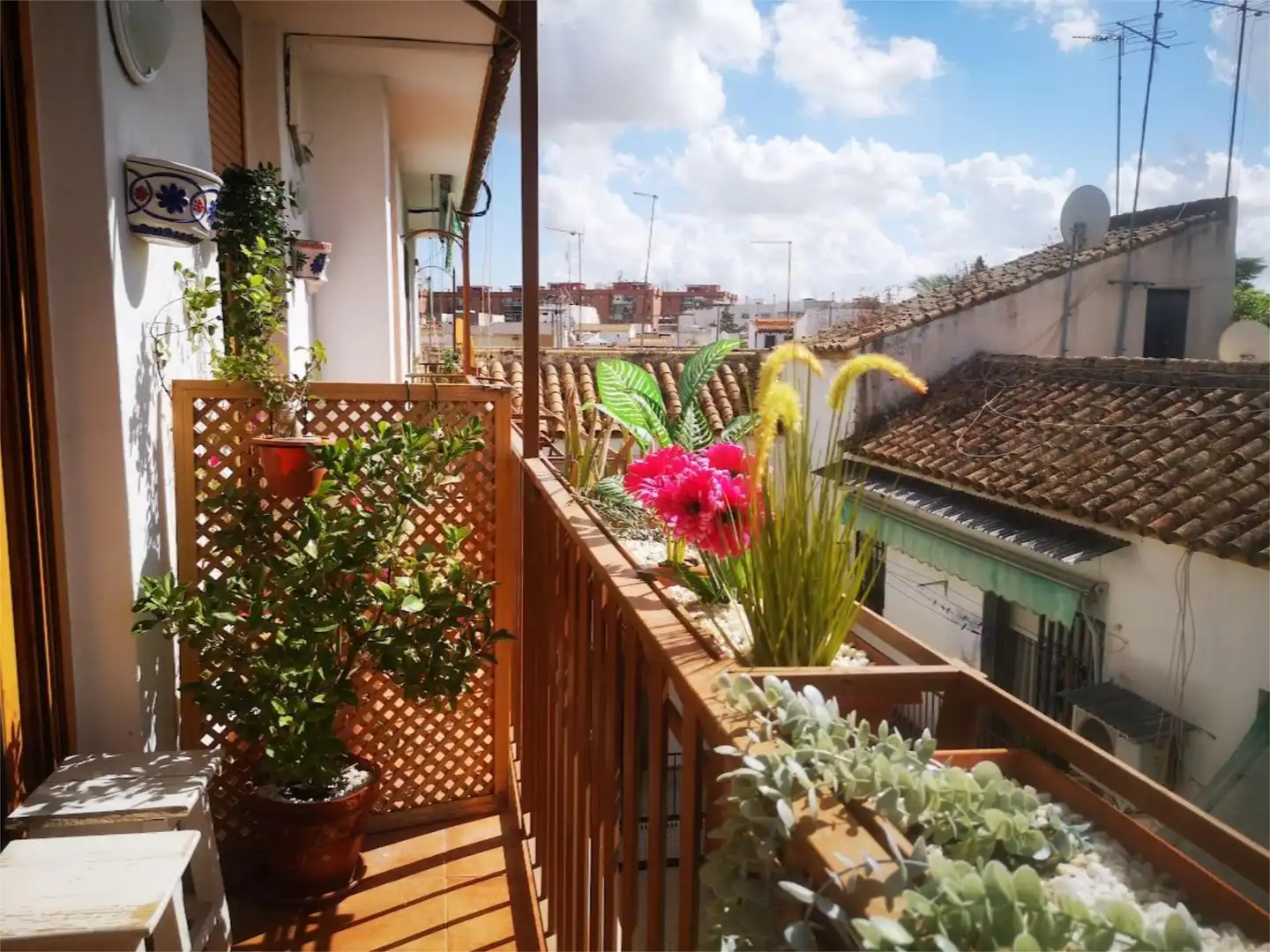 Room in Plaza Vizconde de Miranda, 3, Casco Histórico - Ribera - San Basilio Balcony of Flat for share in Córdoba with Air Conditioner, Heating and Terrace