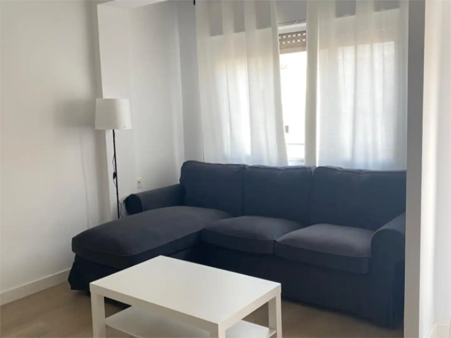 Pis de lloguer a Calle Zaragoza, 14, Centro Sala d'estar de Pis de lloguer en Almería amb Aire condicionat, Calefacció i Parquet