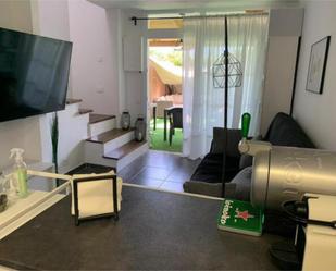 Sala d'estar de Apartament de lloguer en San Bartolomé de Tirajana amb Terrassa i Piscina