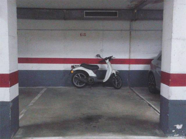 Garaje en Alquiler en Avinguda de Can Marcet, 24 en La Vall d'Hebron