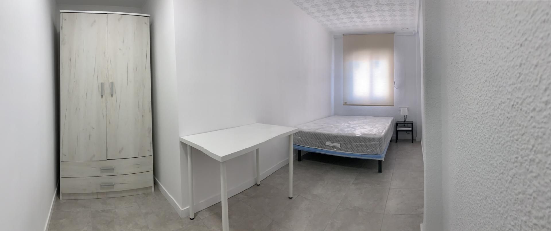 Flat to share in Carrer Joaquin Garcia Mora, 37, San Crispín