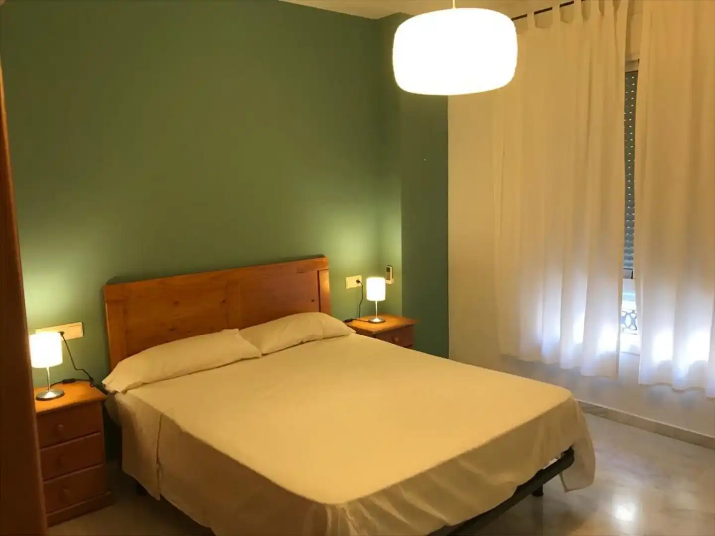 Habitación de Piso en venta en Pilas con Aire acondicionado y Terraza