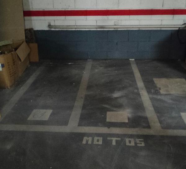 Photo 1 of Garage to rent in Avenida de Torcuato Fernández Miranda, 34, El Bibio - Parque, Asturias