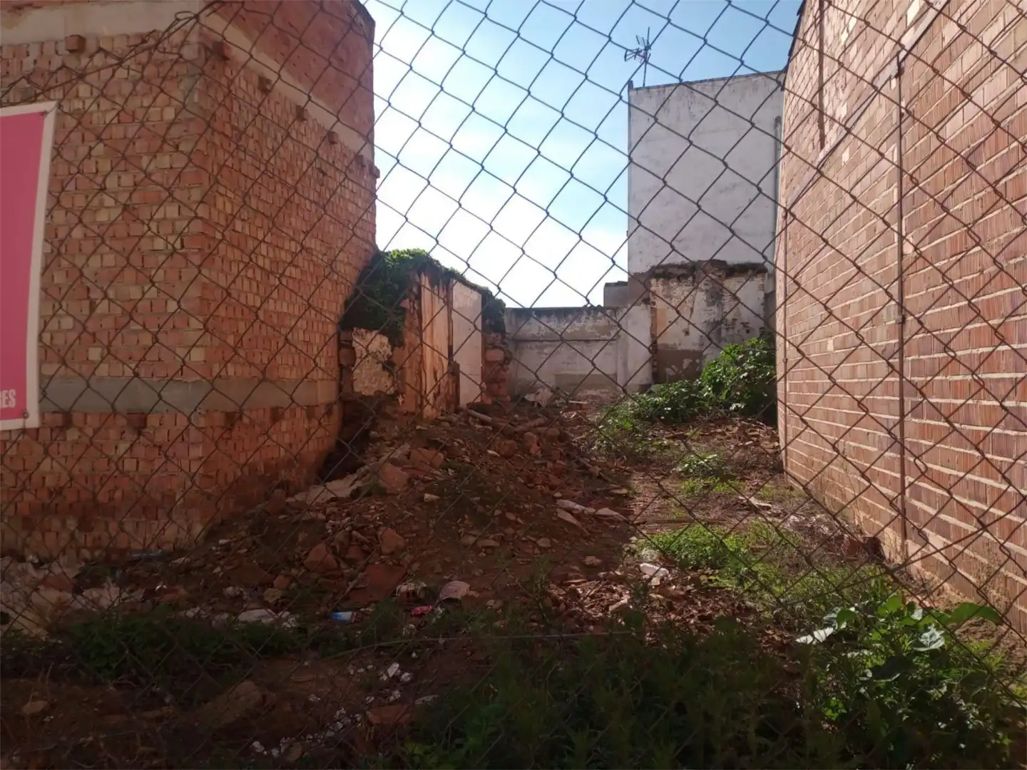 Land for sale in Calle Fugitivos, 1, Baños de la Encina Land for sale in Baños de la Encina