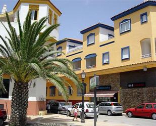 Vista exterior de Apartament de lloguer en Zahara de los Atunes amb Terrassa, Piscina i Balcó