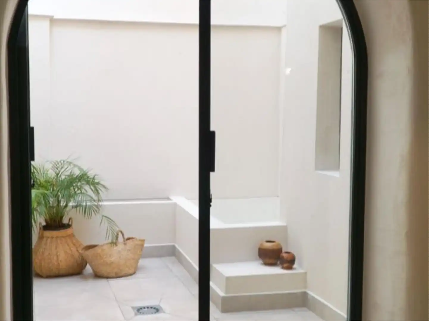 Bathroom of Flat for sale in  Toledo Capital  with Air Conditioner, Terrace and Swimming Pool