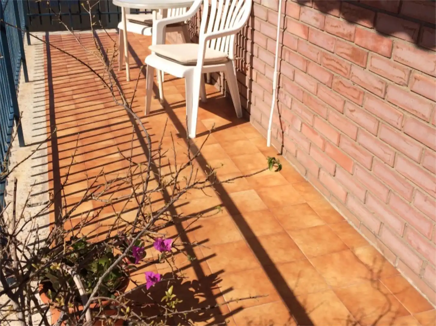 Habitació a Avinguda del Paral·lel, 179, El Poble Sec - Parc de Montjuïc Terrassa de Pis per a compartir en Barcelona amb Aire condicionat, Calefacció i Terrassa
