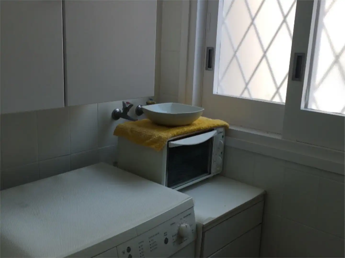 Habitació a Avinguda del Paral·lel, 179, El Poble Sec - Parc de Montjuïc Cuina de Pis per a compartir en Barcelona amb Aire condicionat, Calefacció i Terrassa
