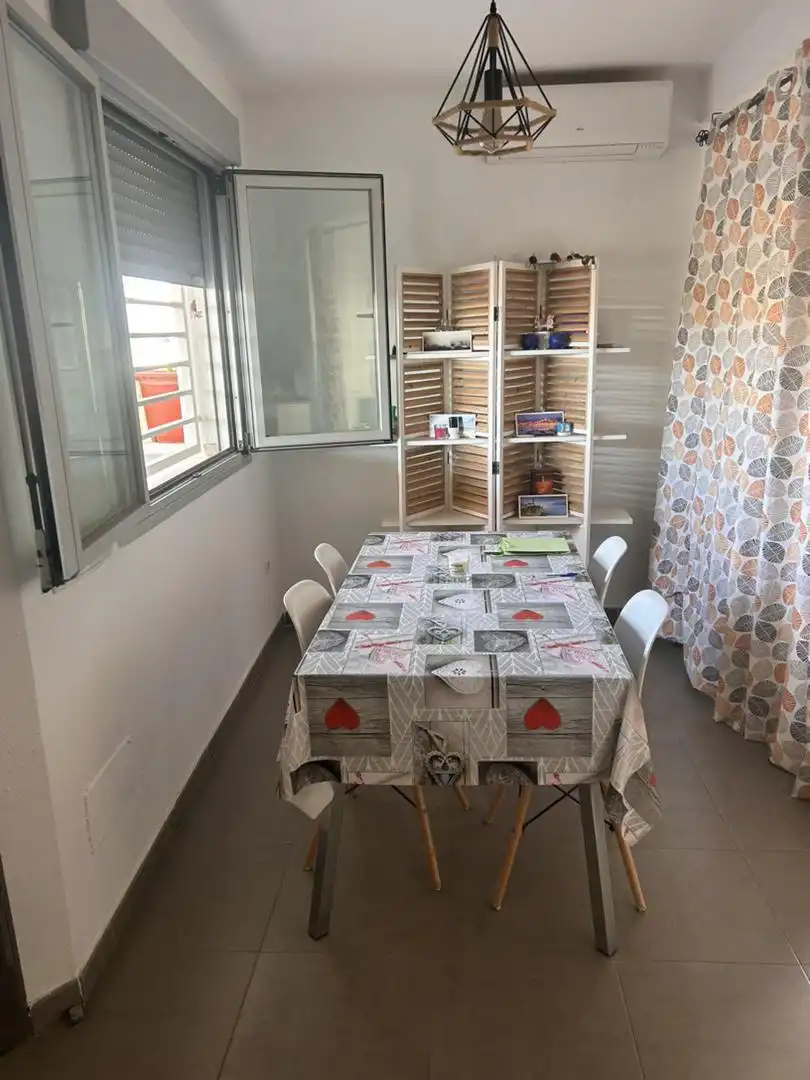 Comedor de Piso para compartir en  Almería Capital con Aire acondicionado, Terraza y Amueblado