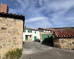 Vista exterior de Casa o xalet en venda en Valdeprado del Río