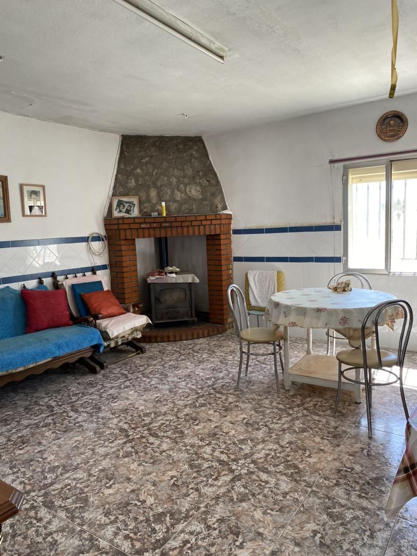 Sala d'estar de Finca rústica en venda en Nava de Arévalo amb Calefacció, Moblat i Forn