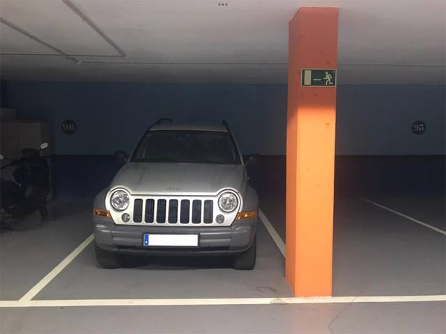 Garaje en Alquiler en Carrer de Vallseca, 166 en Turó de Can Mates