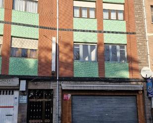 Vista exterior de Pis en venda en Avilés