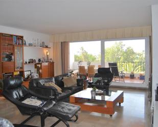 Living room of Flat for sale in Benalmádena  with Air Conditioner, Terrace and Swimming Pool