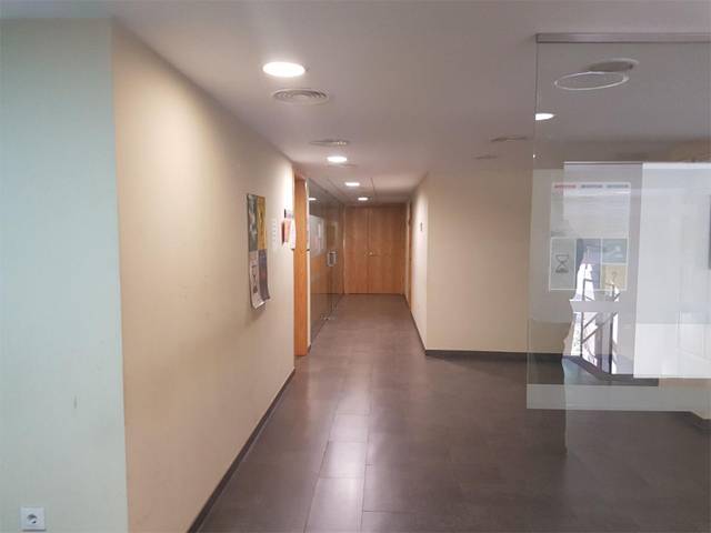 Local comercial en Alquiler en Escriba Lubna, 4 en Ciudad Jardín - Zoco