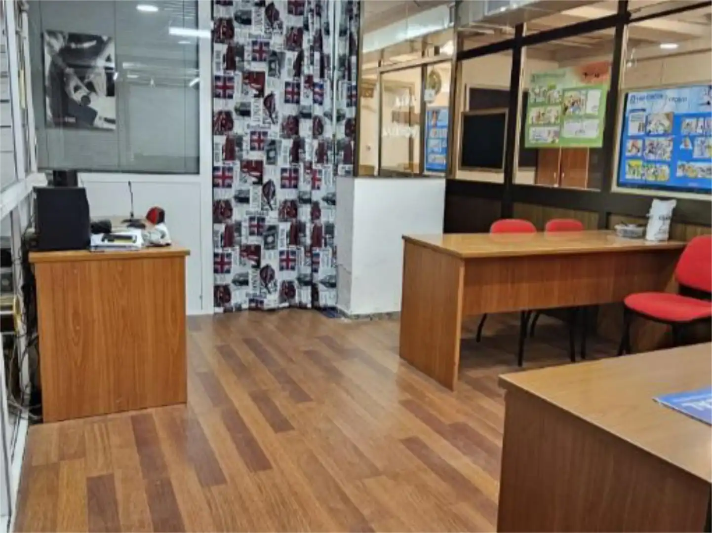 Local de alquiler en Calle la Palmera, 15, Santa Rosa - Valdeolleros Local de alquiler en Córdoba con Aire acondicionado