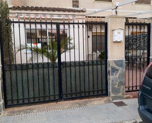 Exterior view of Single-family semi-detached for sale in El Pinós / Pinoso  with Air Conditioner and Terrace