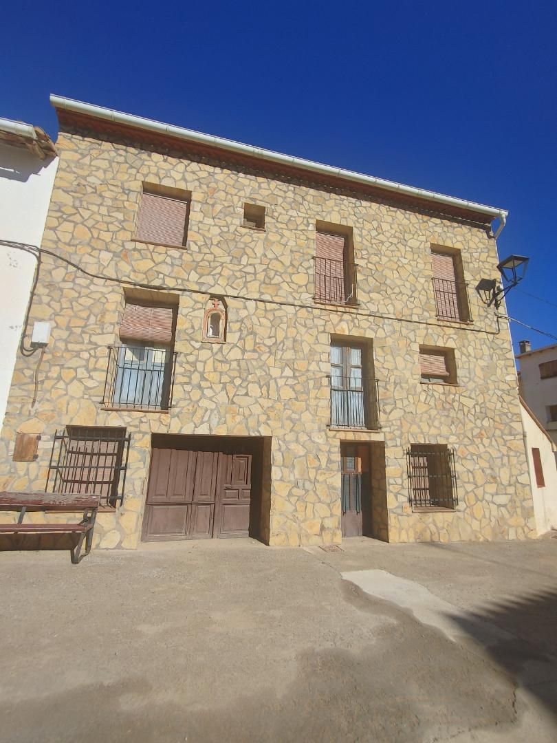 Vista exterior de Casa adosada en venda en Cubla