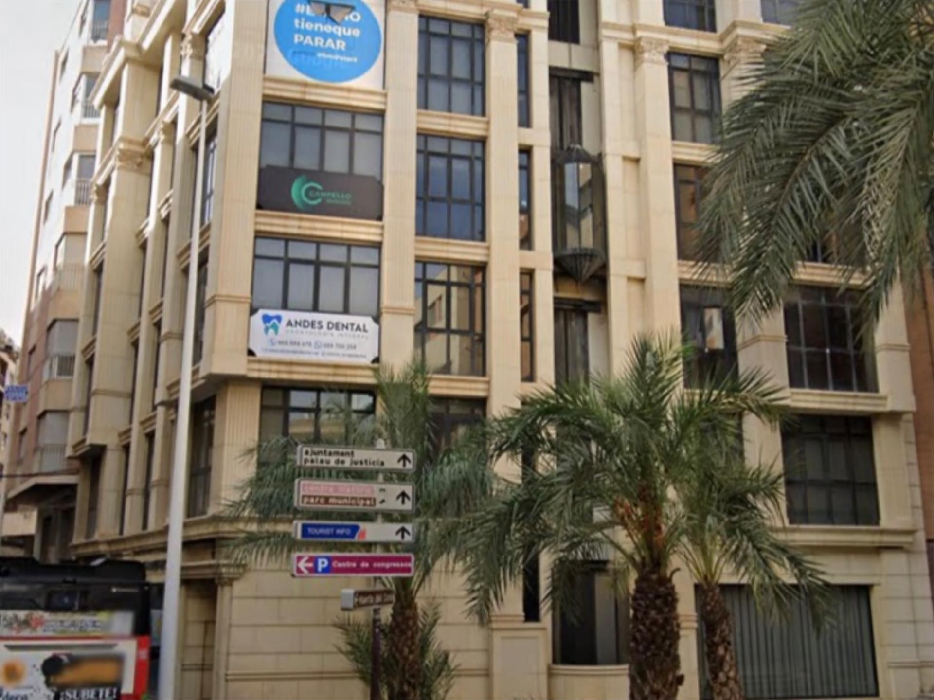 Vista exterior de Oficina en venda en Elche / Elx