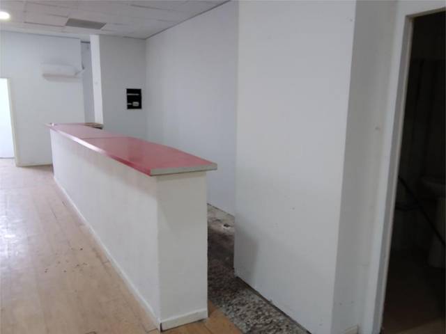 Local comercial en Alquiler en Carrer de Sant Vicent Màrtir, 312 en La Creu Coberta