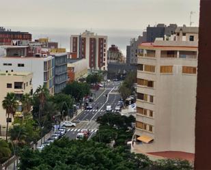 Exterior view of Flat for sale in  Santa Cruz de Tenerife Capital  with Terrace, Swimming Pool and Balcony