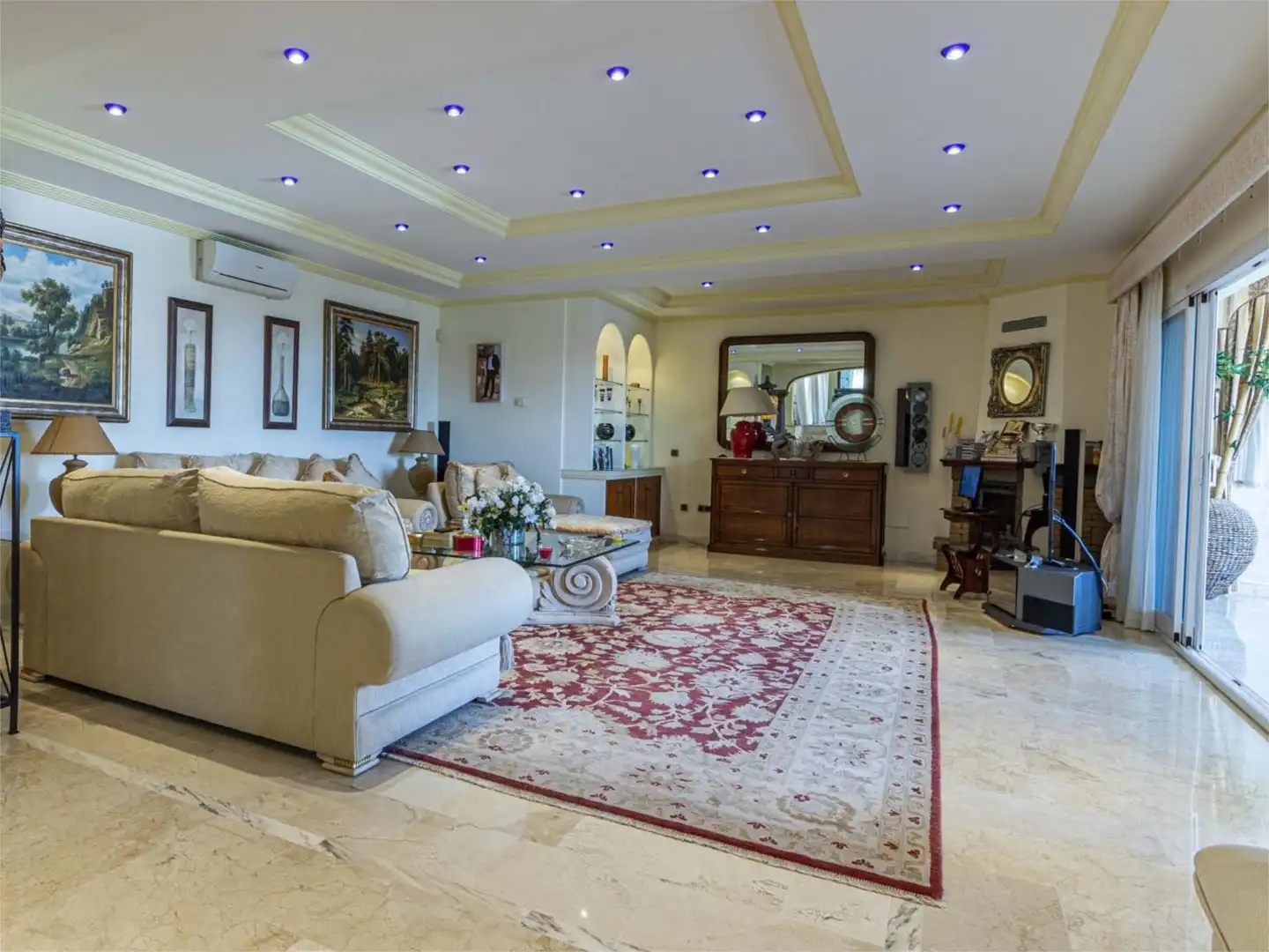 Living room of Houses for sale in Benalmádena  with Air Conditioner, Heating and Private garden