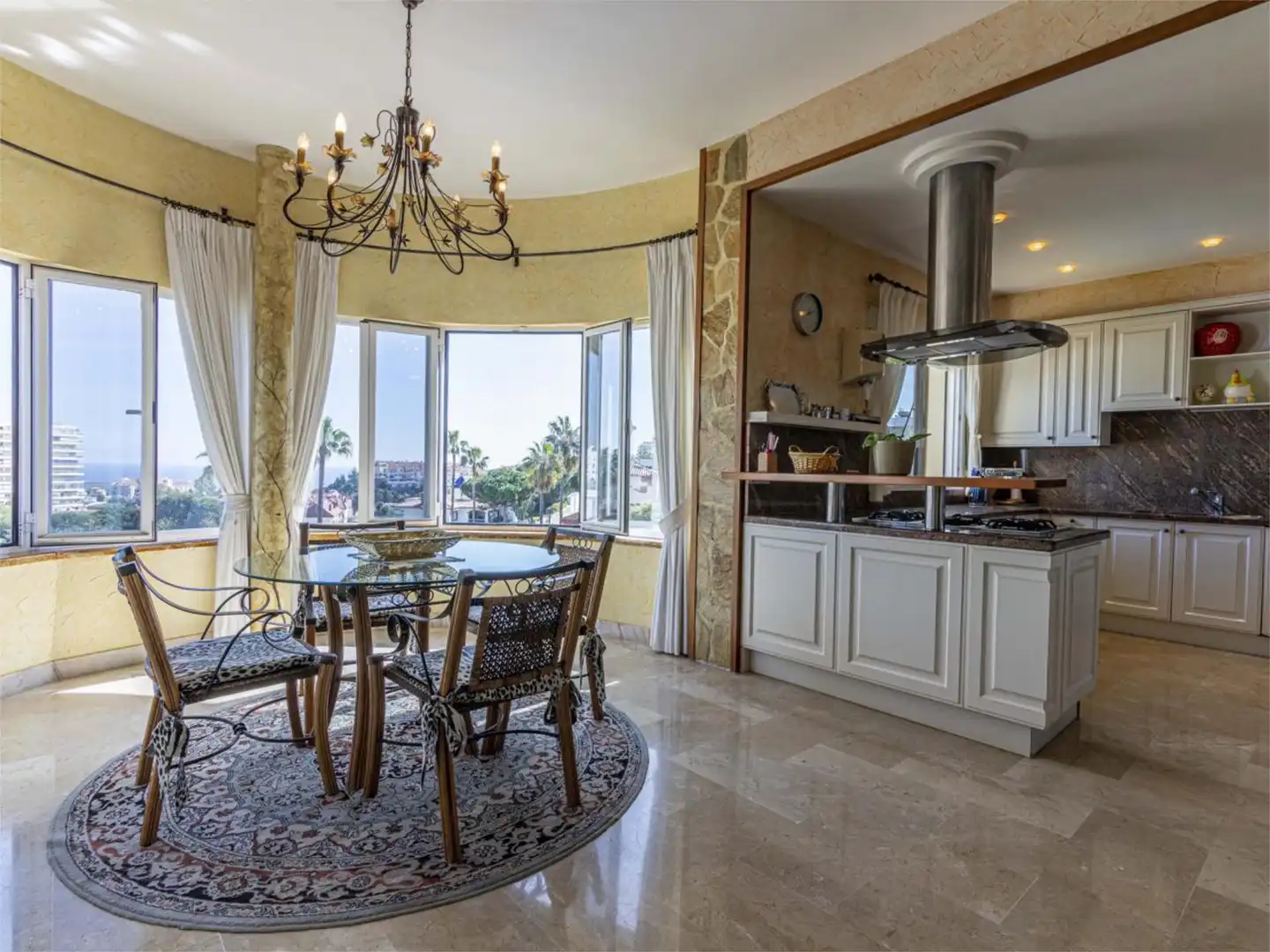 Dining room of Houses for sale in Benalmádena  with Air Conditioner, Heating and Private garden