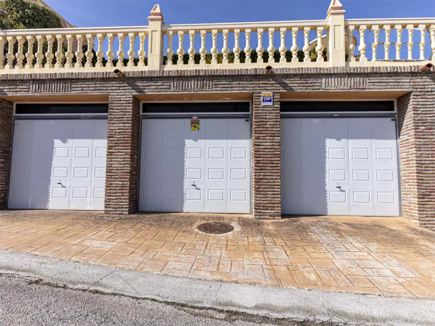 Parking of Houses for sale in Benalmádena  with Air Conditioner, Heating and Private garden