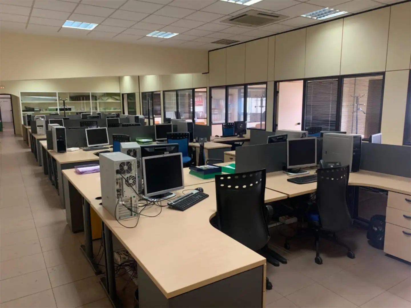 Nau industrial de lloguer a Paseo de Arroyomolinos, 45, Suroeste - Zona Hospital Nau industrial de lloguer en Móstoles amb Aire condicionat i Moblat