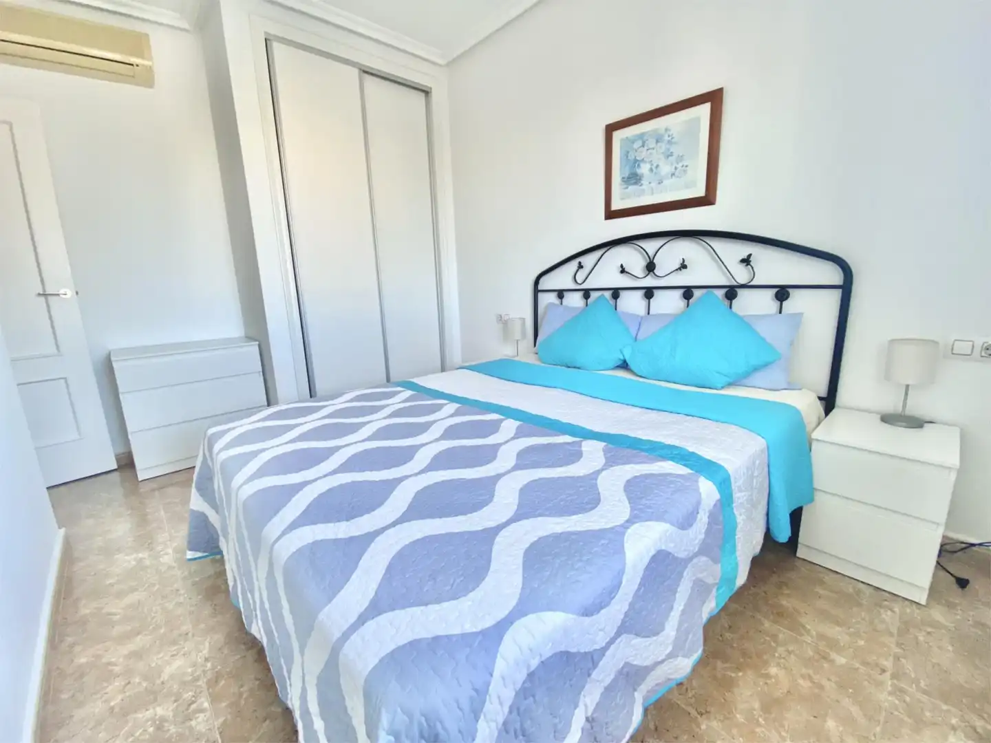 Habitación de Apartamento de alquiler en Orihuela con Aire acondicionado y Terraza