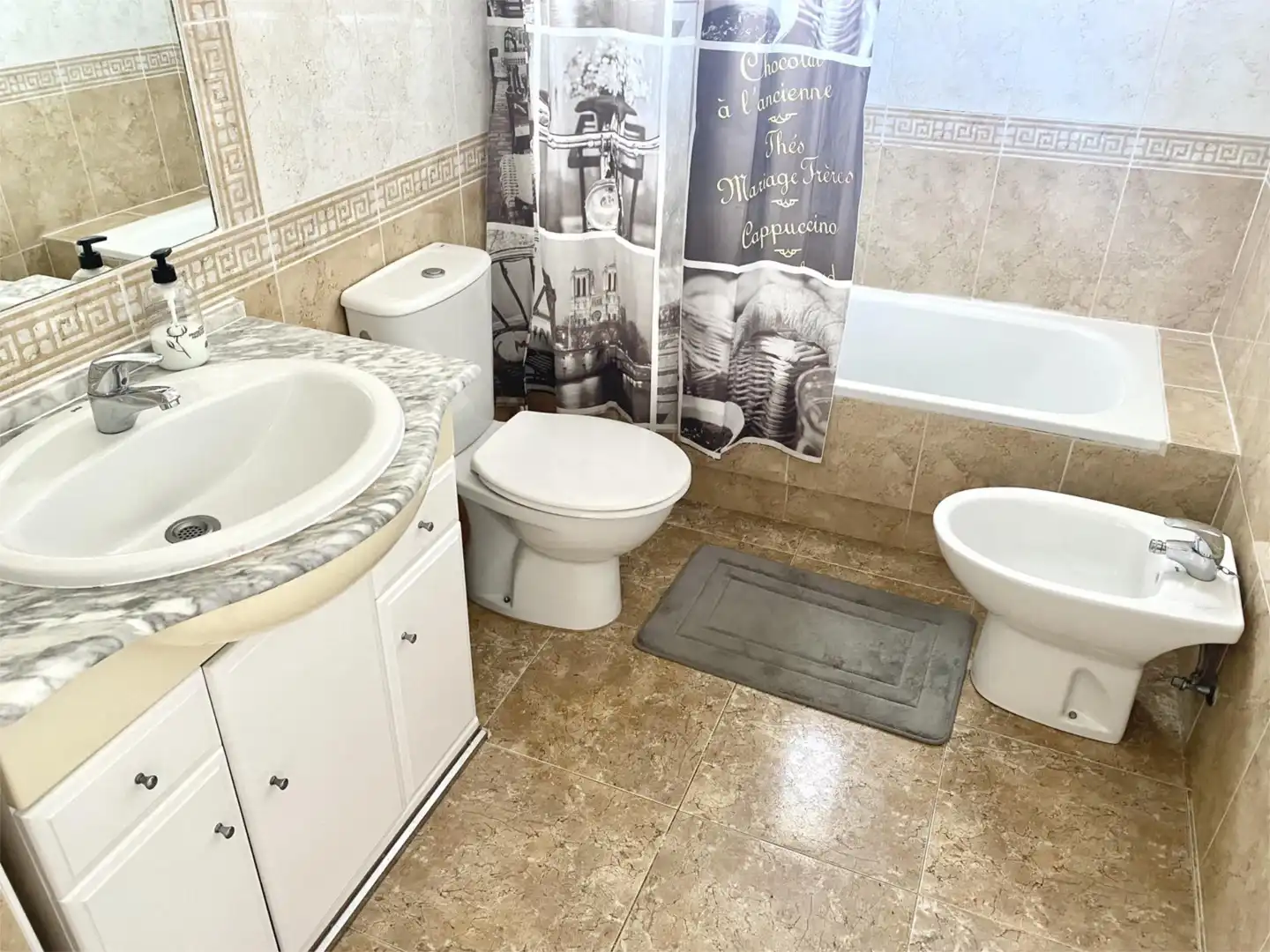 Baño de Apartamento de alquiler en Orihuela con Aire acondicionado y Terraza
