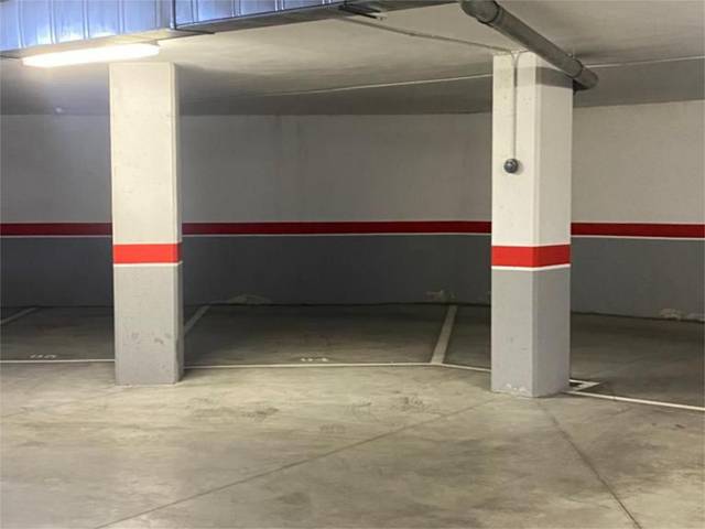 Garaje en Alquiler en Calle de Vicente Carballal, 4 en Butarque