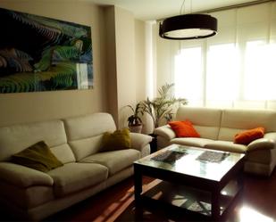 Living room of Flat for sale in  Granada Capital  with Air Conditioner, Terrace and Swimming Pool