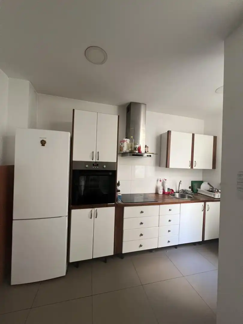 Room in Calle Atarazanas, 15, Centro Histórico Kitchen of Flat for share in Málaga with Balcony