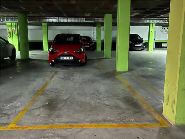 Garaje en Venta en Calle Fuente Cisneros, 78 en Parque Oeste - Fuente Cisneros